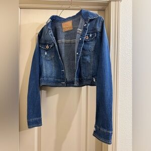 NWOT Amethyst Jeans Distressed Crop Blue Denim Jacket